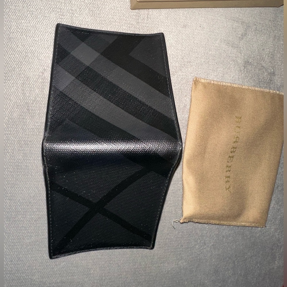 Authentic Burberry Bifold Check Black Gray Men’s ID Wallet Preowned